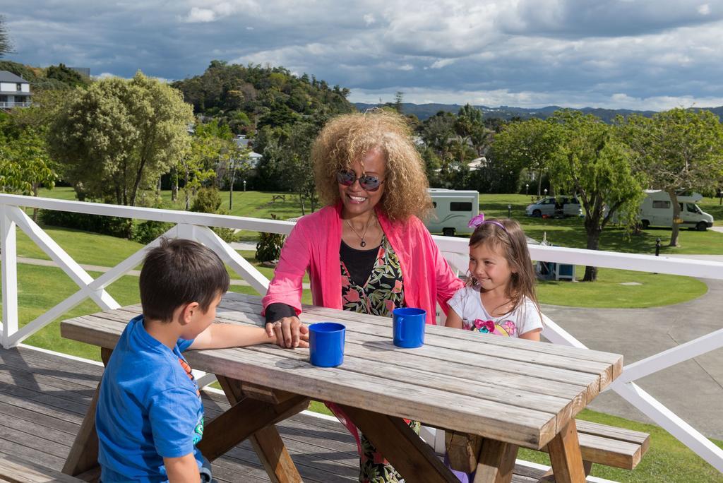 Russell Top 10 Holiday Park Esterno foto