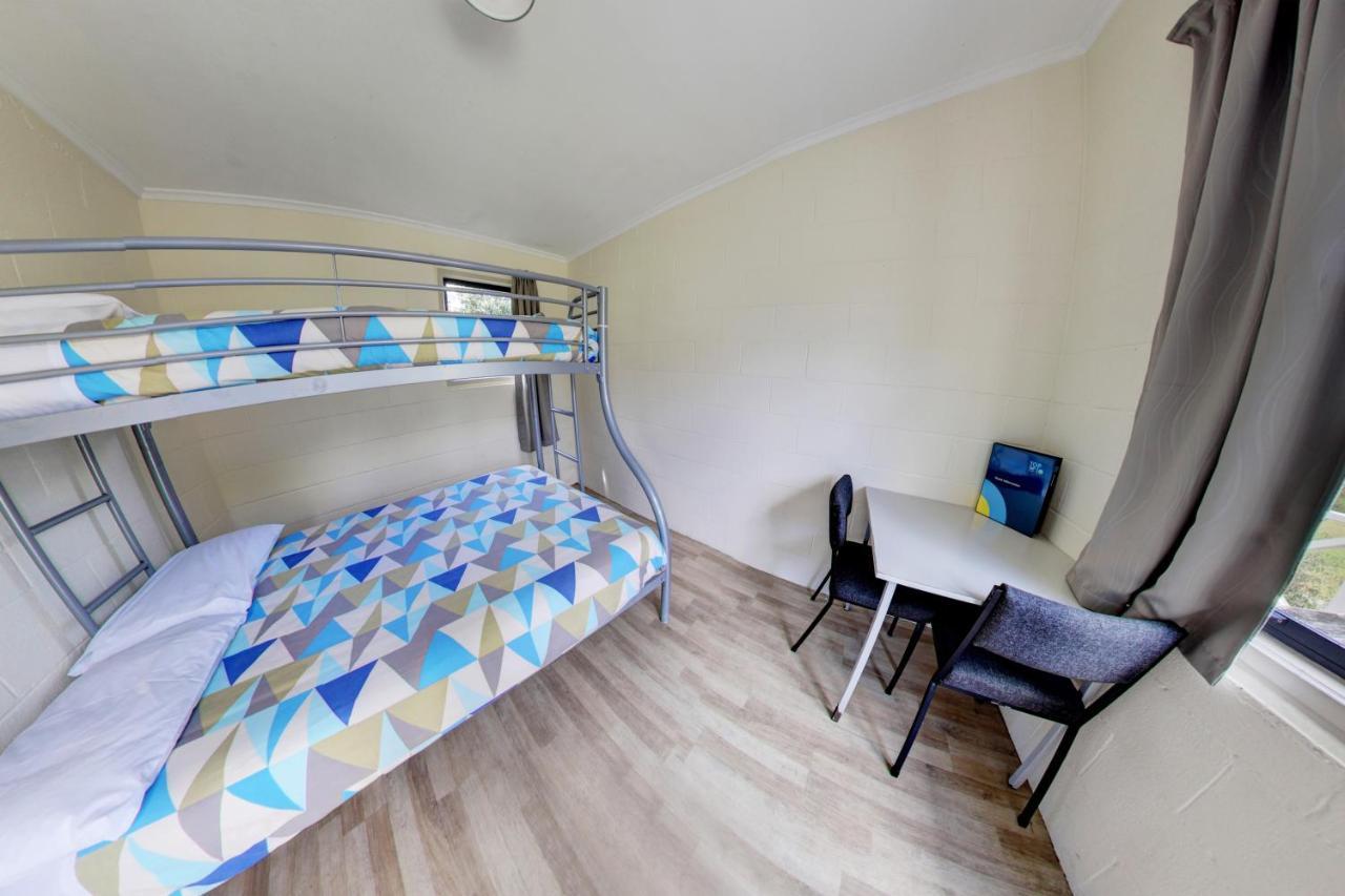 Russell Top 10 Holiday Park Esterno foto