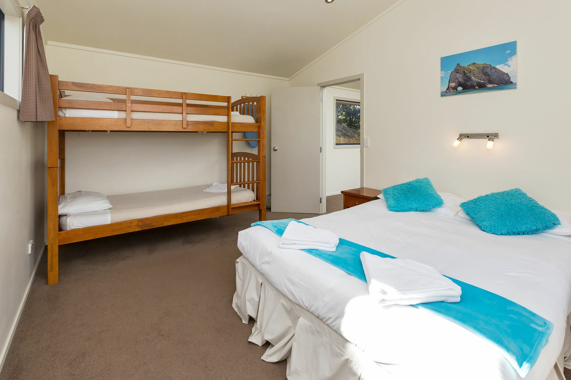 Russell Top 10 Holiday Park Esterno foto