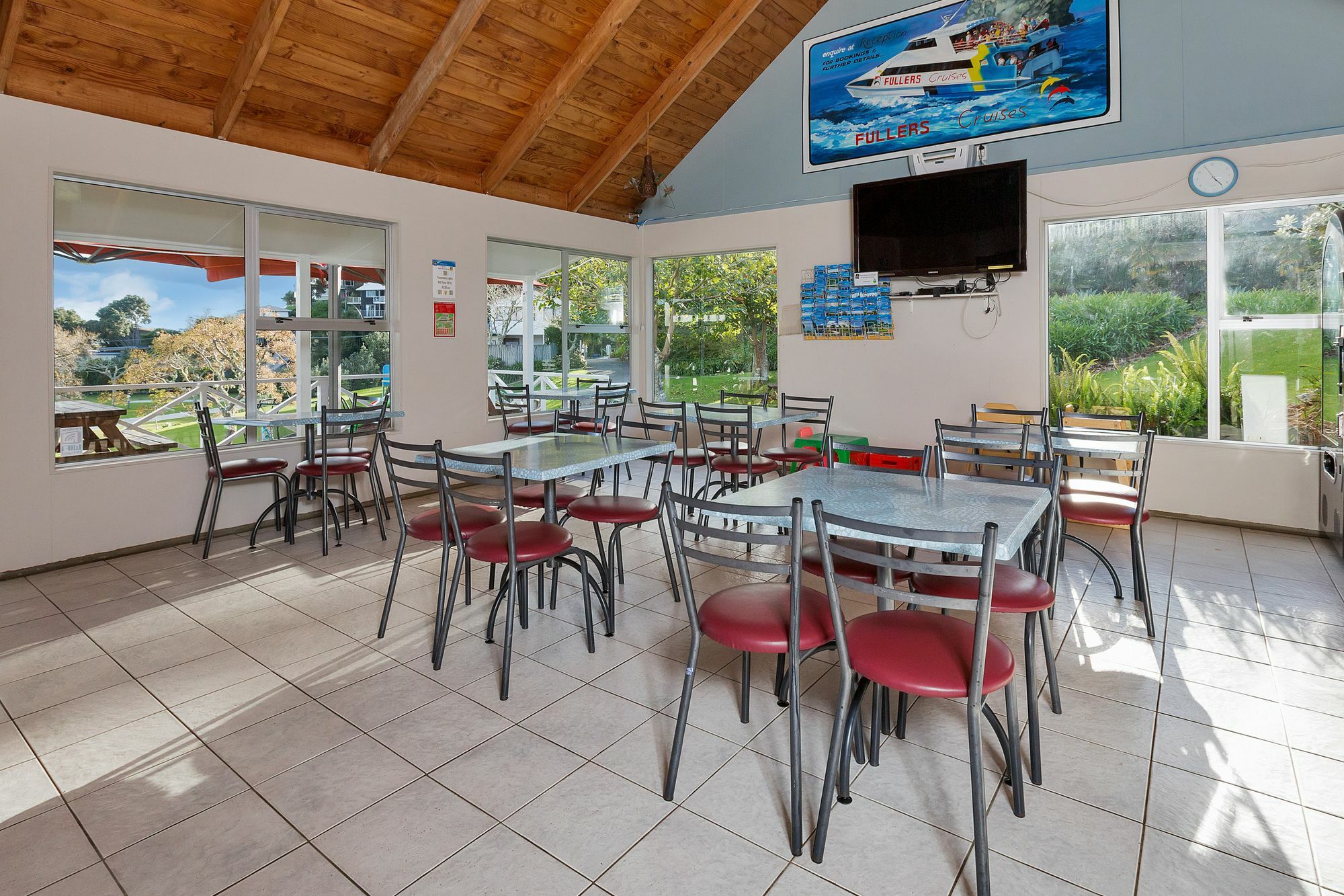 Russell Top 10 Holiday Park Esterno foto
