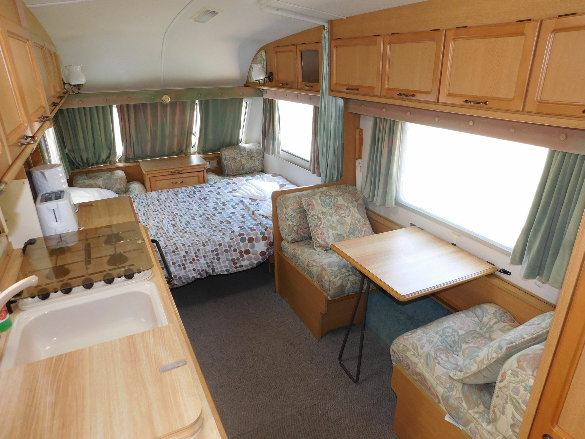 Russell Top 10 Holiday Park Esterno foto